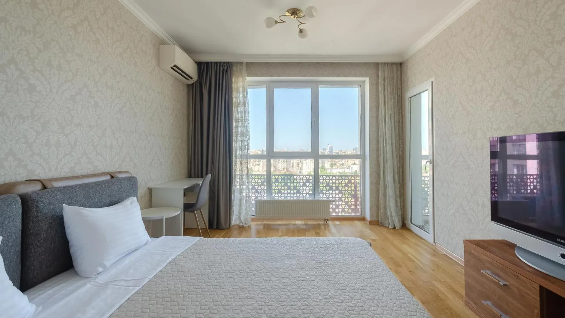 Petrovdom Apartments 18-90Б In Rc Kvartet, Vasyl Lypkivskyi Street 16B Kiev 0*,  Ucraina