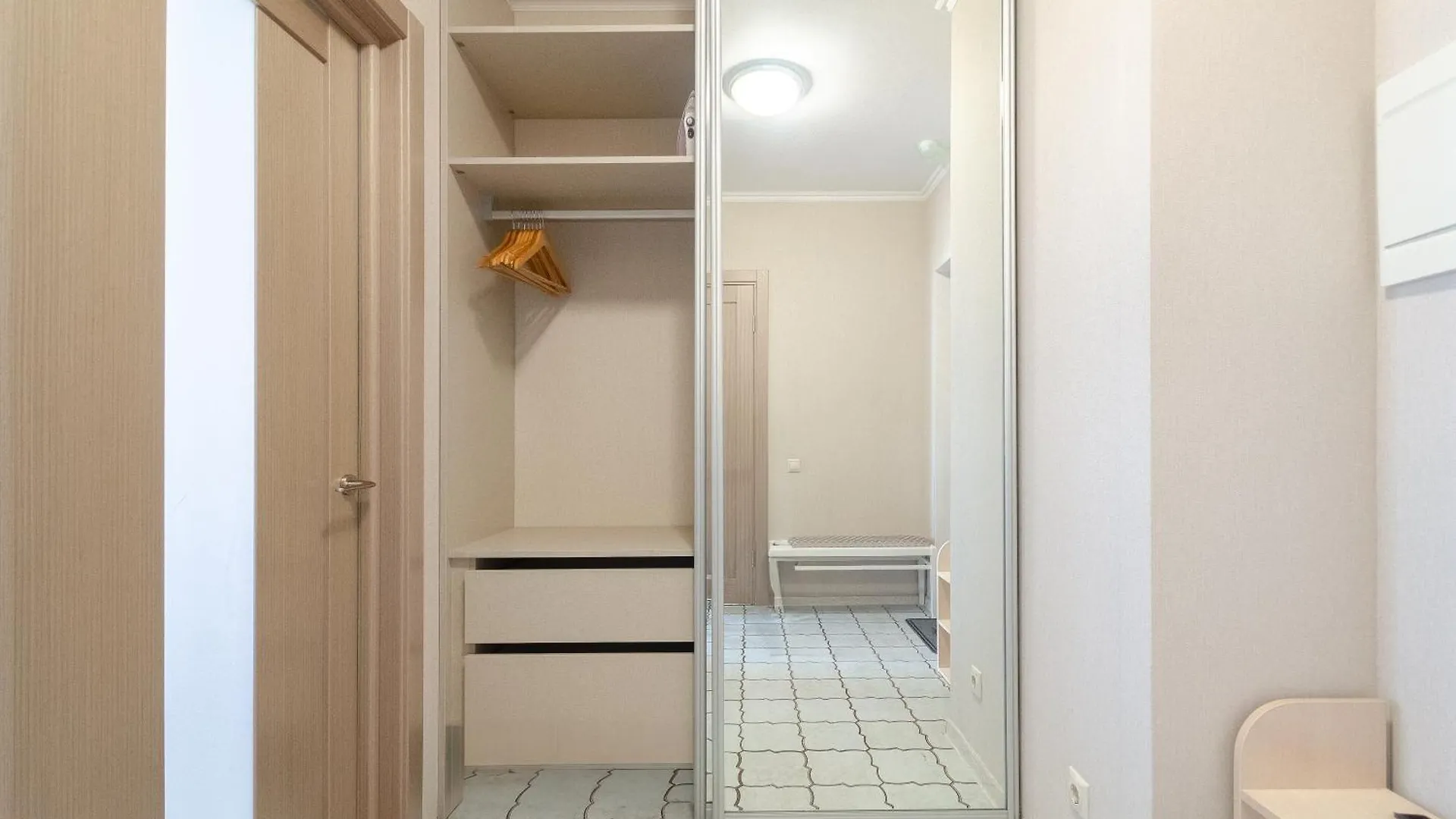 Petrovdom Apartments 18-90Б In Rc Kvartet, Vasyl Lypkivskyi Street 16B Kijów