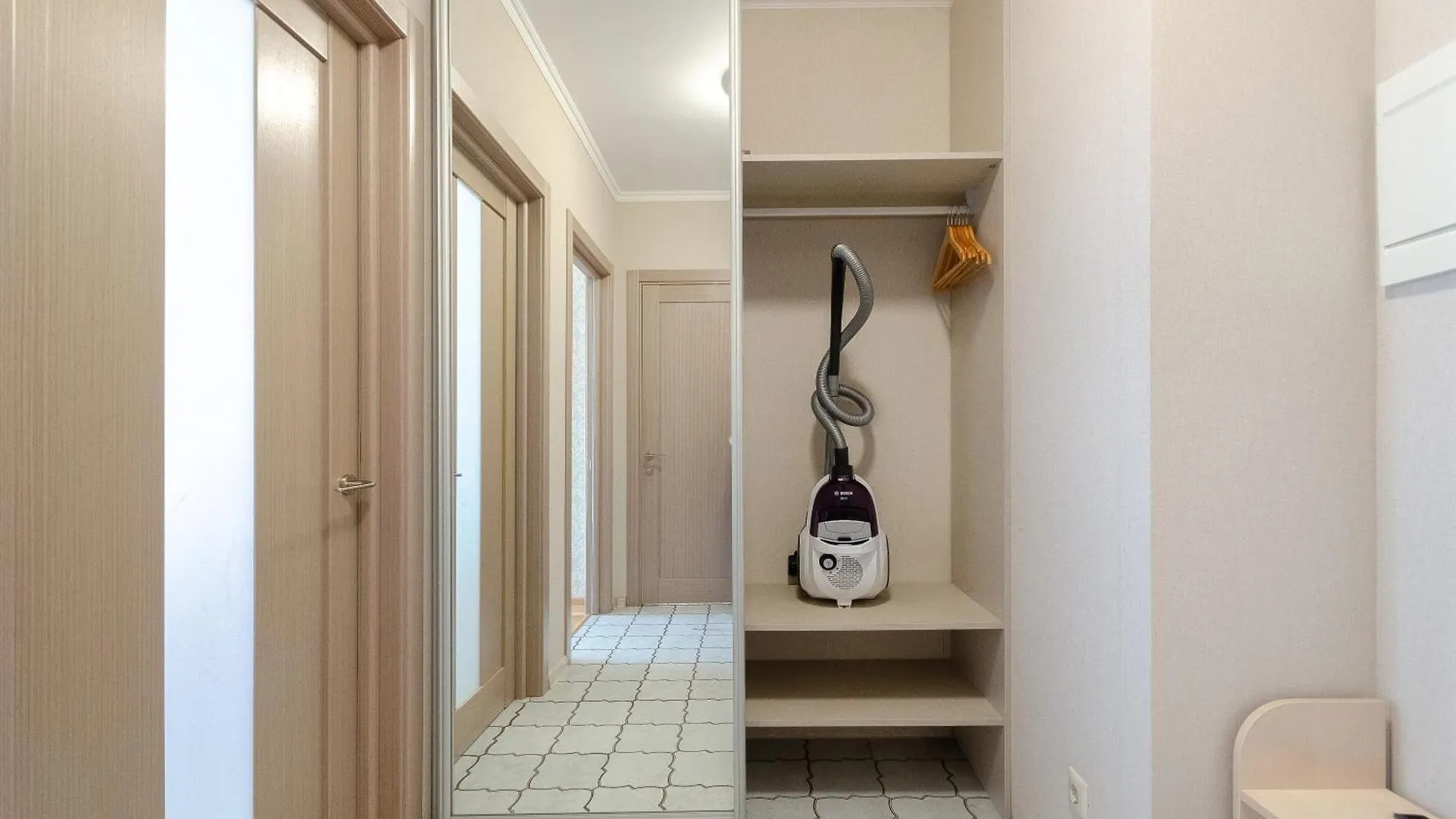 Petrovdom Apartments 18-90Б In Rc Kvartet, Vasyl Lypkivskyi Street 16B Kijów